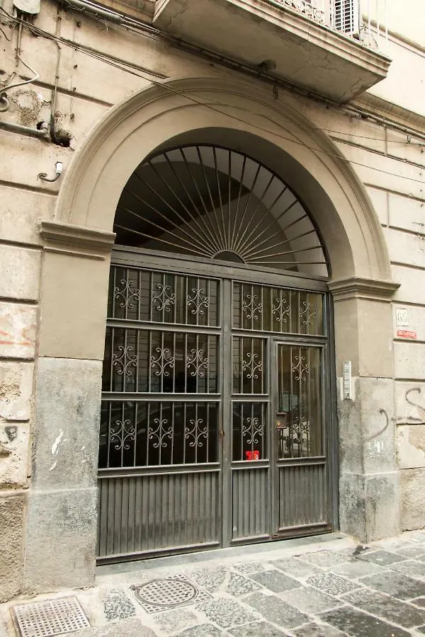 B&B Cirillo 65 Napoli 0*,  Italia